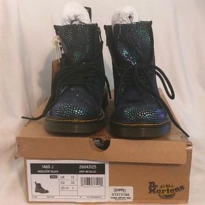Girls iridescent Black Spot Metallic Dr. Martens Air Wave Boots Size 1y. New